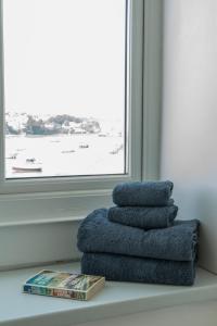 Stylish Coastal Escape in Flushing