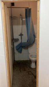 Hot water hot space good bed you have every thing