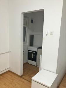 Hot water hot space good bed you have every thing