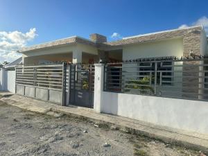 Villa de Philippe - Brisas de PC · 3BR House with private pool - Near downtown