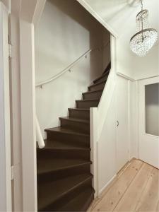 Spacious home near Amsterdam and Utrecht with green surroundings 3 bedroom 2 offices