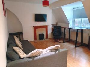 Apartment Sleeps 2 - in the Shadow of Liverpool FC