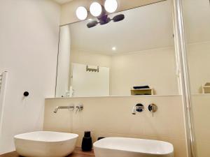 Luxury Stylish Apartment with Free Parking