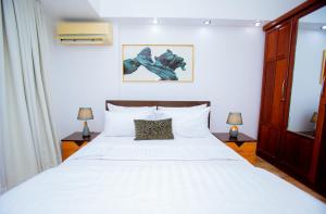 DSJ Residence Shared Kitchen And Seating Area 25 min From Airport