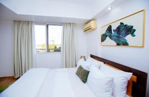 DSJ Residence Shared Kitchen And Seating Area 25 min From Airport