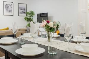 Cozy 4-Bedroom & 3-Bathroom Stay for Groups