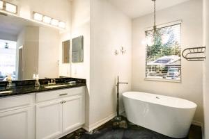 Riverview Oasis Pool, Spa & Family Arcade Fun