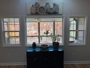 Upscale Two Bedroom Mountain Retreat