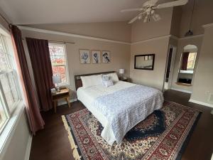 Upscale Two Bedroom Mountain Retreat