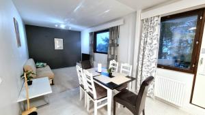 Renovated 2 bedroom aparment