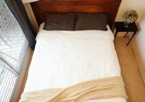 Quiet Guest Room in Burwood