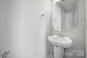 Spacious 4 bedroom House in University area close to PNC pavilion