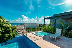 Coco Palms 202A