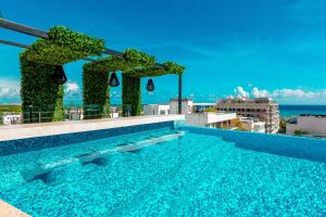 Coco Palms 202A