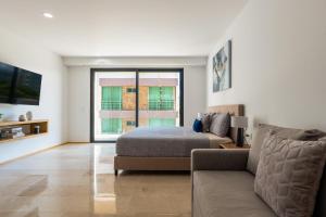 Coco Palms 202A