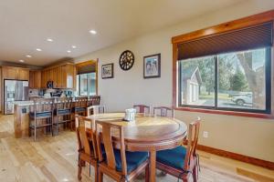 No. 3 Coal Mine Cabin & Studio