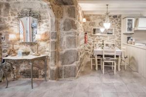 Casa de Carmen Bañera, chimeneas de leña y terraza