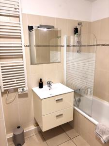 Panoramic view Mediterranean sea Wifi AC free parking