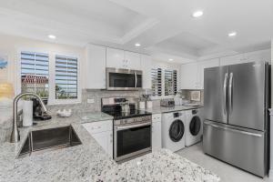 3rd story beach views Sandalfoot Condo on Sanibel Island 2A3