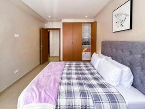 Upscale 2BR Apartment with Luxurious Touches & Pool