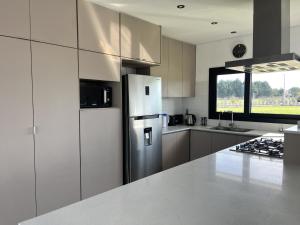 Casa Romi - Casa para 6 PAX con pileta en Arenas Chico, Mar del Plata - Hola Sur