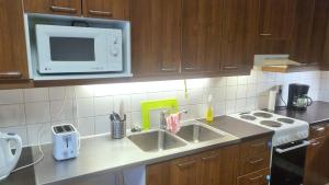 Spacious 4 Bedroom rowhouse