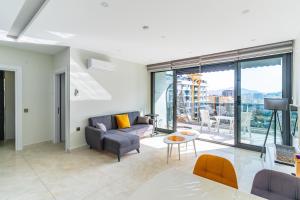 The Beach Haven 1BR , Sea-view apartment