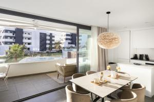 Premium Apartment with Terrace in Higuerón