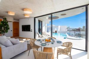 Villa Callao by Villa Plus