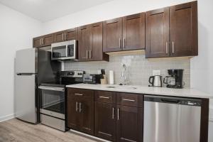 Bright and cozy 1BR inside Fairmount Square