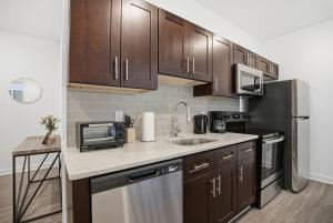 Cozy 1BR home inside the Fairmount Square building