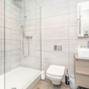 Luxury 2 Bed Penthouse - City Centre - Bedroom TV - Secured Parking & Private Terrace 17CH