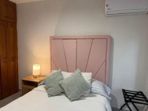 Hermosa casa en Santa Catarina, a 9 minutos del consulado,15 minutos fundidora, paseo Santa Lucía, cómoda, ubicación privilegiada, gym, equipada