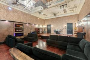 Renovated Church Hamilton! Sleeps 10 Overnight!