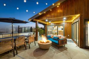 La Jolla Hillside Poolside Paradise