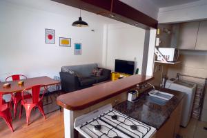 Check and Home - Aristóbulo III - 6 Huéspedes en Zona Playa Grande