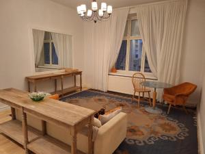 Luxhousing spacious city suite