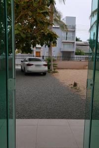 Casa espaçosa e bem localizada