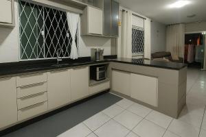 Casa espaçosa e bem localizada