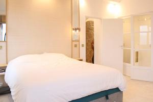 Spacious stay in Suresnes ideal for families!