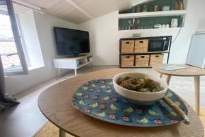 Charming bright apartment in the heart of the city