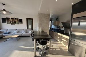 Spacious apartment in Nice with balcony