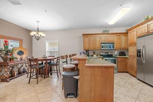 Relaxing 3-3 Island Condo - Short Walk to Beach