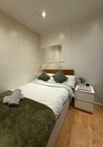 Stylish 1BR Workspace Parking central London