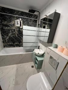 Dominic - 4 Mins from center