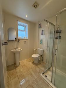 Stylish 1BR Workspace Parking central London