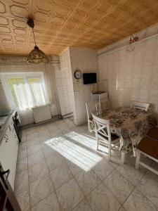 Dominic - 4 Mins from center