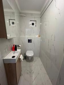 Dominic - 4 Mins from center