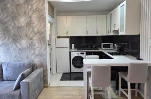 White Arches Haven by Staycom