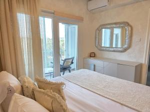 White Arches Haven by Staycom